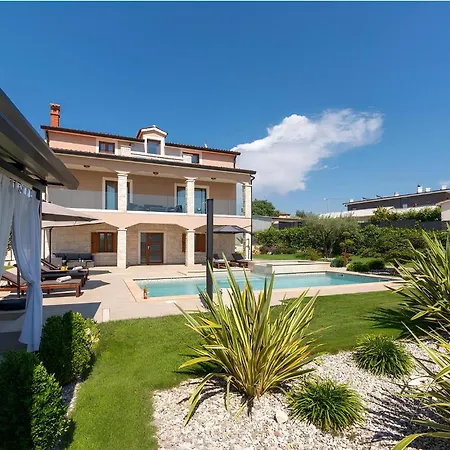 Modern Vakantiehuis Antibes